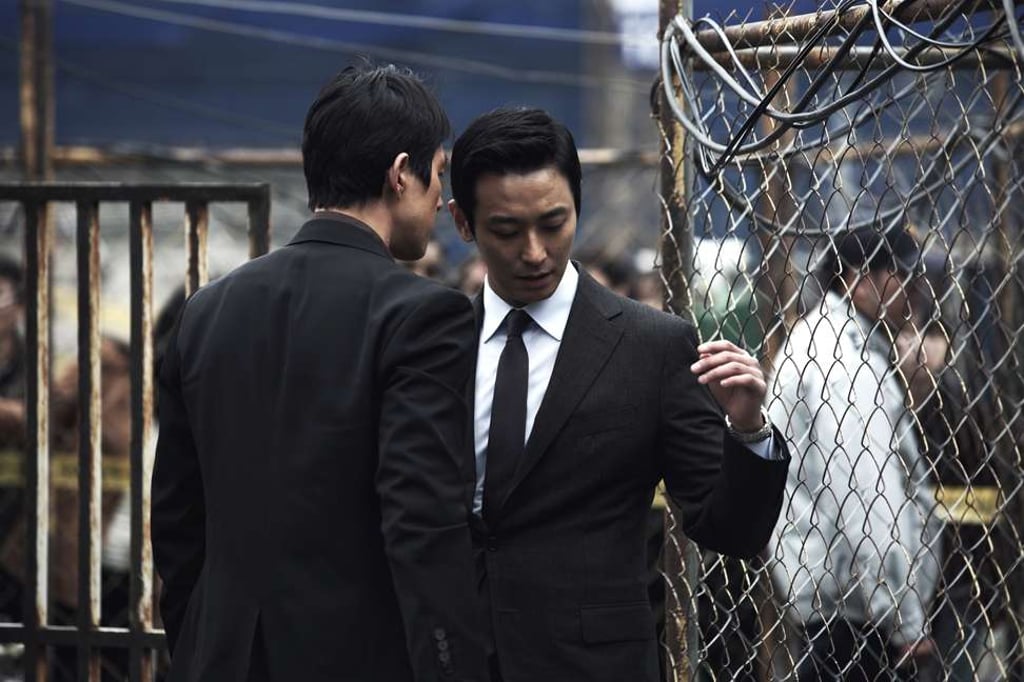 Jung (left) and Ju Ji-hoon in a still from Asura.