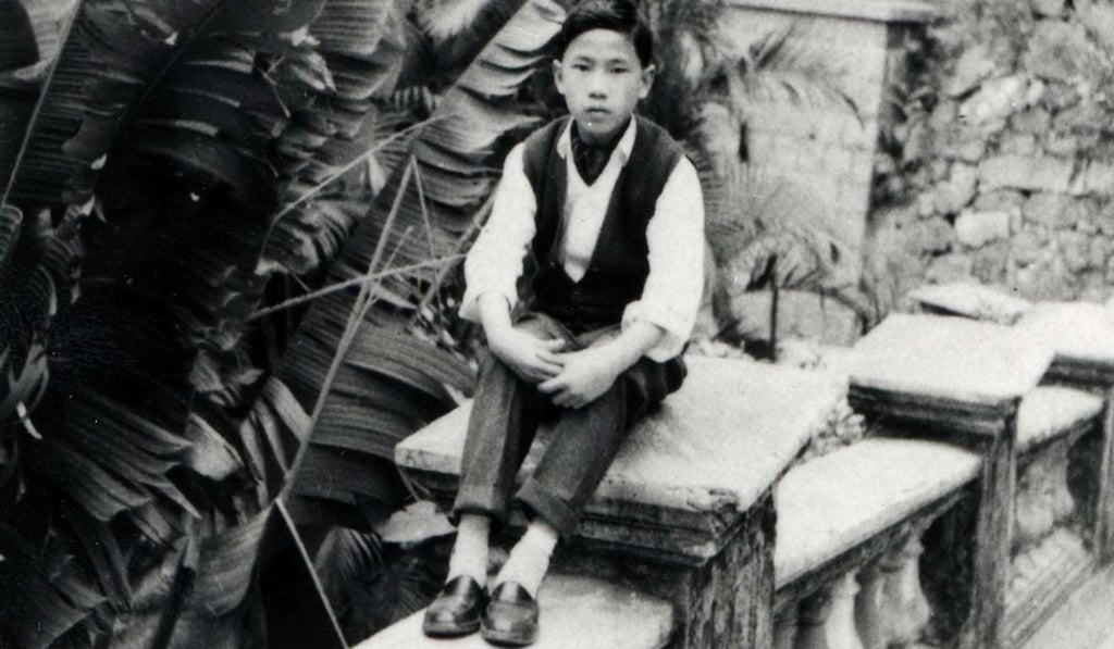Donald Tsang joined the government as an executive officer in 1967. Photo: Handout