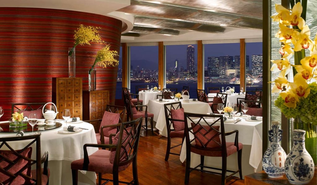 Interior of Lung King Heen.