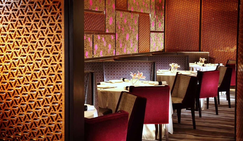 Yee Tung Heen booth seats