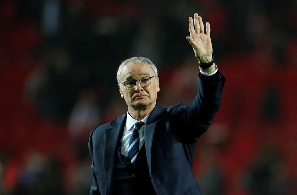 Claudio Ranieri waves to fans. Photo: Reuters