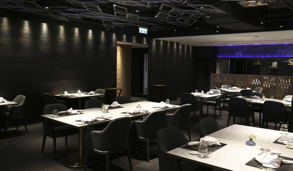 The interior of Dining at Murasaki.