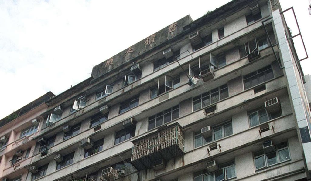 The raid was conducted by officers from the Police Tactical Unit and Yau Tsim district. Photo: Jonathan Wong