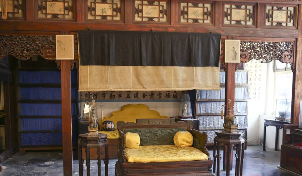 A silk screen that Qing dynasty Empress Dowager Cixi sat behind while guiding two young emperors. Photo: Handout