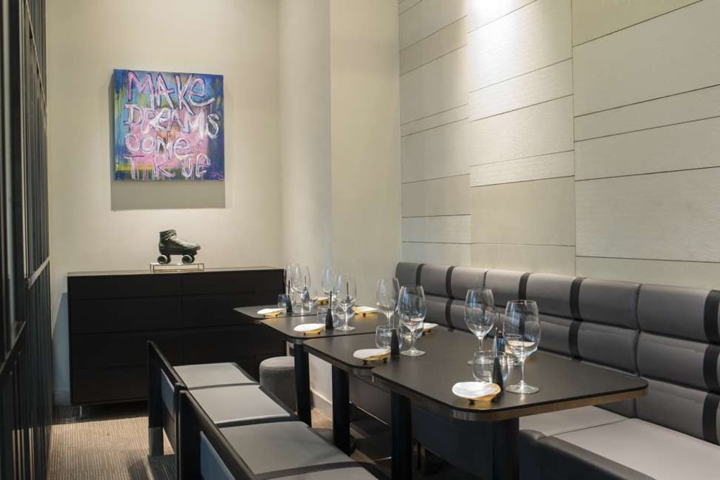 The interior of Akrame.