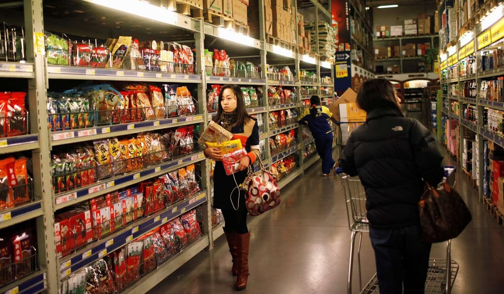 Supermarkets are increasingly losing out to online shopping platforms. Photo: Reuters