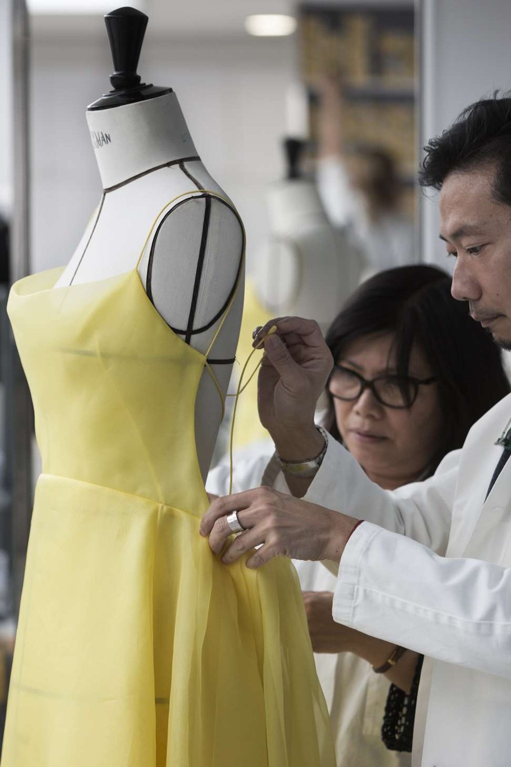 Emma watson yellow dress online