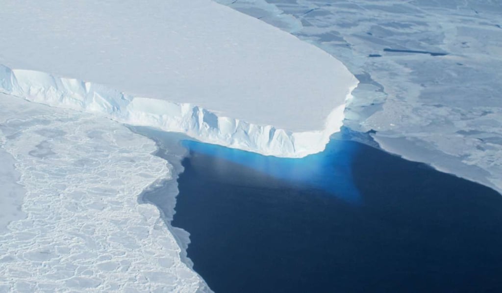Thwaites Glacier in Western Antarctica. The sea ice cover in both the Arctic and Antarctic hit new record lows for this time of year, marking the smallest polar ice caps in the 38-year satellite record. Photo: AFP Thwaites Glacier in Western Antarctica. The sea ice cover in both the Arctic and Antarctic hit new record lows for this time of year, marking the smallest polar ice caps in the 38-year satellite record. Photo: AFP