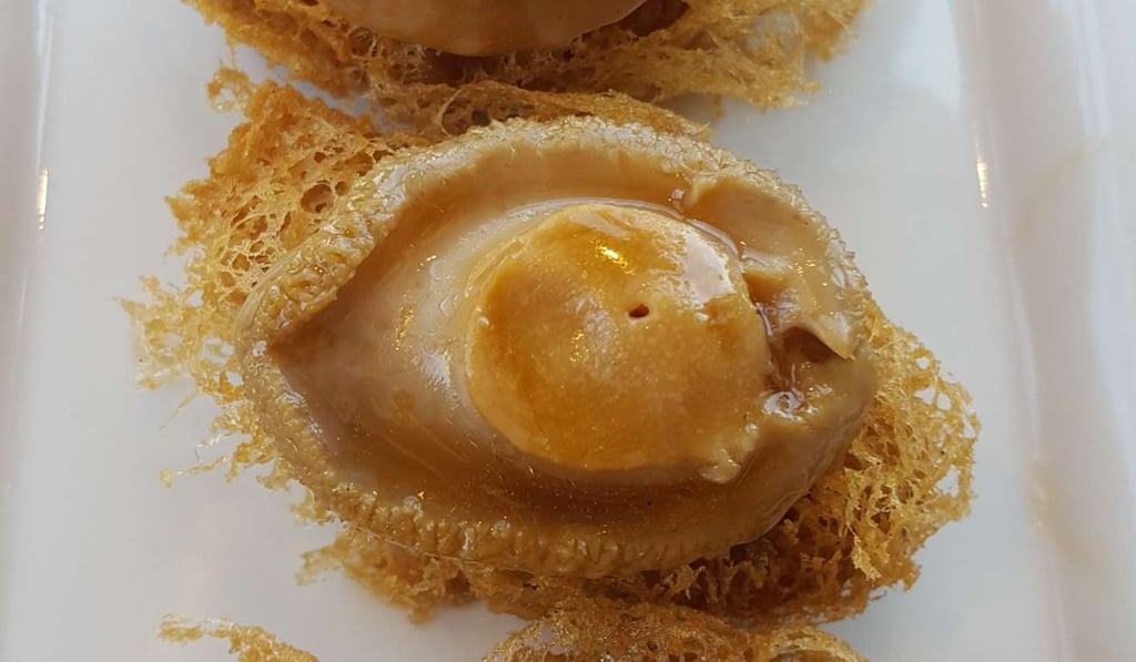 Crispy abalone and taro puffs at La Chine in The Parisian Macao