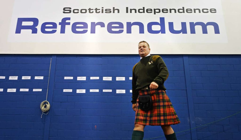 A file picture dated September 2014 shows a Scotsman wearing a traditional kilt walks through the Royal Highland centre during the Scottish referendum in Edinburgh, Scotland, Britain. The Scottish parliament on March 28, 2017 passed a motion that approves the plan of Scottish First Minister Sturgeon to negotiate on a second independence referendum. Photo: EPA