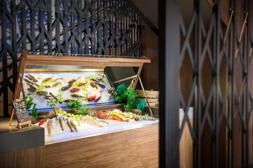 The Pond’s raw seafood display.