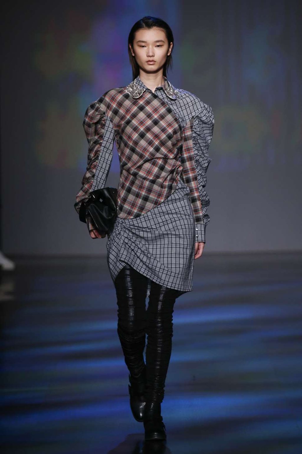 A look from Vivienne Tam’s autumn-winter 2017 collection.