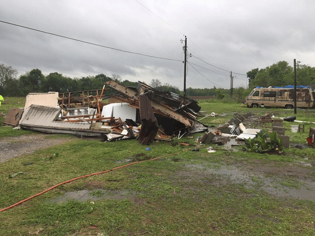 A trailer home in Louisiana where two people were killed after a possible tornado on April 2, 2017. Photo: Thomson Reuters
