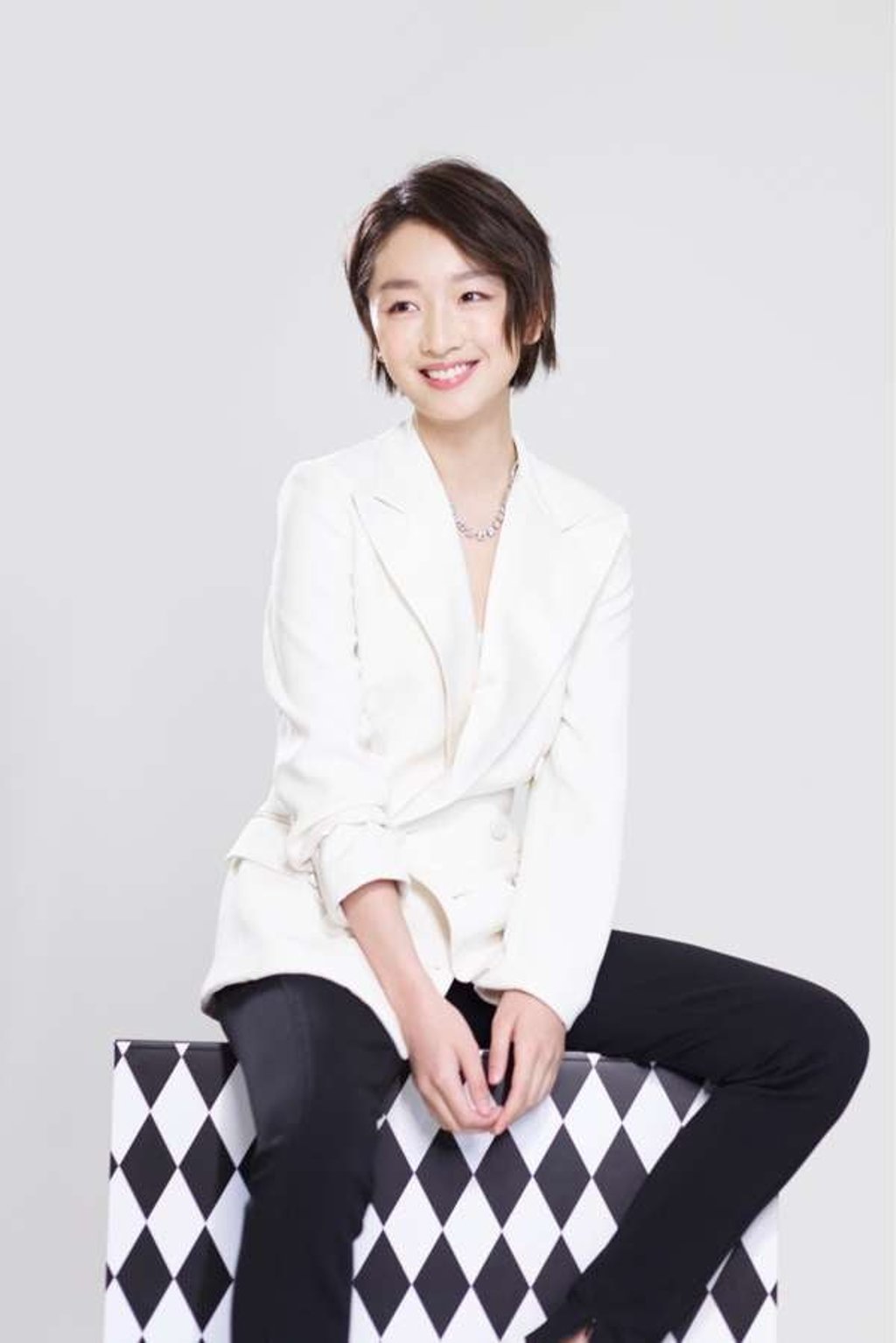 Zhou Dongyu wearing Tiffany jewellery at the photoshoot