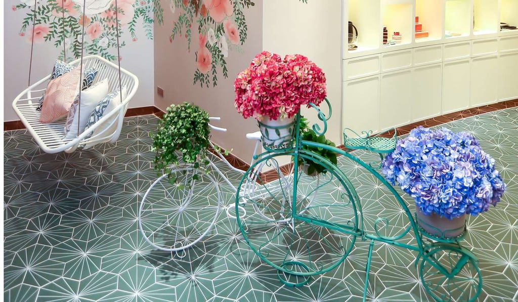 Swing near Cha Bei’s entrance is ideal for photo opportunities.