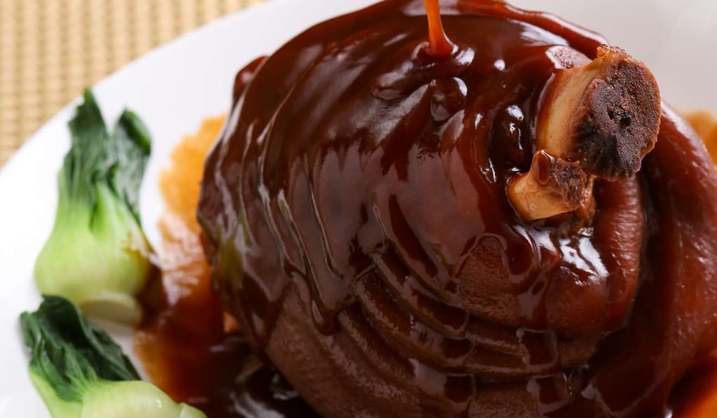 Stewed trotters in brown sauce