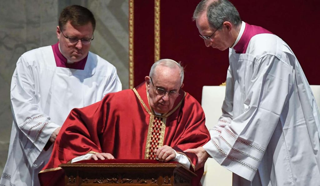 Pope Francis (C) celebrates the Lord's Passion on Good Friday as Christians around the world commemorate the crucifixion of Jesus Christ. Photo: EPA Pope Francis (C) celebrates the Lord's Passion on Good Friday as Christians around the world commemorate the crucifixion of Jesus Christ. Photo: EPA