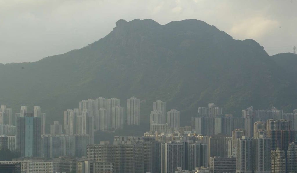 Lion Rock in April 2005. Photo: Robert Ng