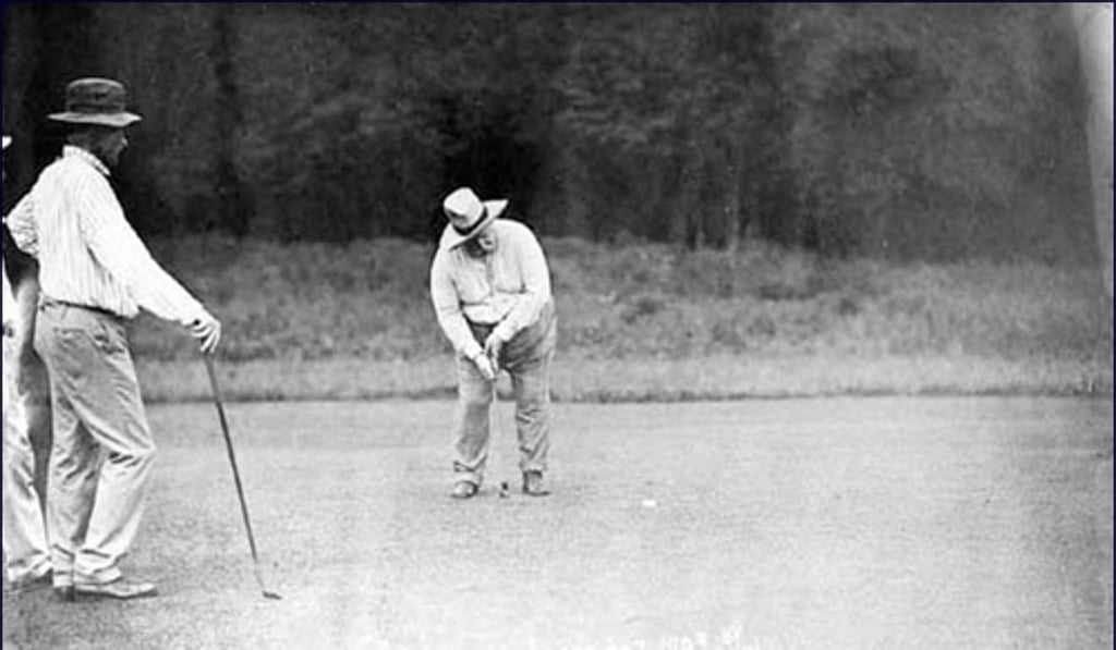 The first serious presidential golfer never let high scores discourage his love of the game. President Taft on the green at Chevy Chase, Maryland. July, 1909. File photo: Library of Congress The first serious presidential golfer never let high scores discourage his love of the game. President Taft on the green at Chevy Chase, Maryland. July, 1909. File photo: Library of Congress