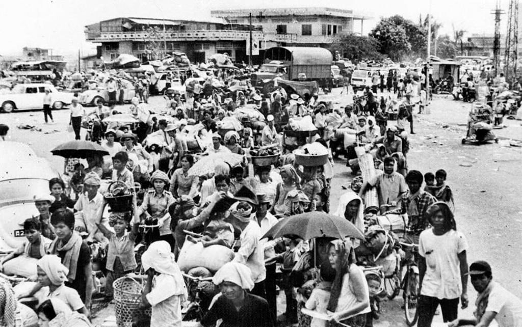 Cambodians leave Phnom Penh after Khmer Rouge forces seize and empty the Cambodian capital on April 17, 1975. Photo: AFP/Agence Khmere de Presse