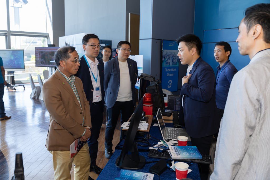 Cyberport leverages its vast networks in professional services, technology, enterprises and investors to create exchange and collaboration opportunities for new CIP participants.