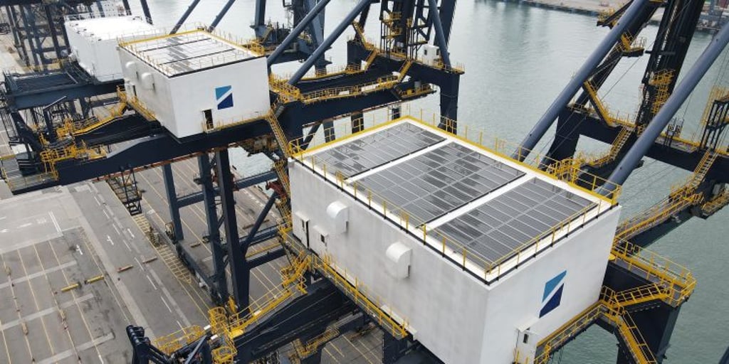 Quay Cranes equipped with solar panels Quay Cranes equipped with solar panels