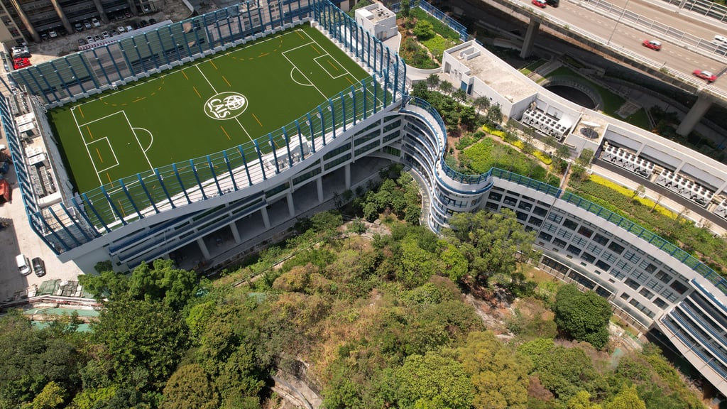 Located in Butterfly Valley, Lai Chi Kok, CAIS offers three education pathways for its students