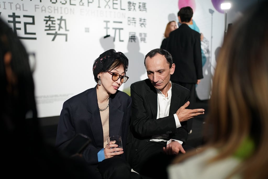 Hong Kong Design Centre presented the “Play, Pose & Pixel” Digital Fashion Exhibition, organised in partnership with digital fashion innovator FabriX and the prestigious Fédération de la Haute Couture et de la Mode (FHCM). Pictured: FabriX’s Shin Wong (left) and FHCM’s Serge Carreira (right).