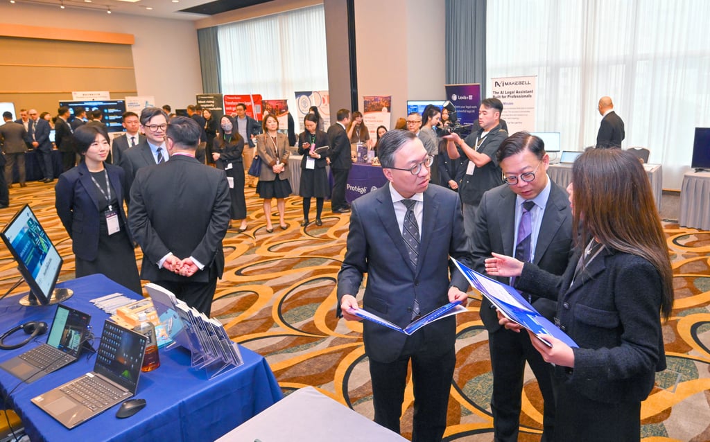 The Secretary for Justice, Mr Paul Lam, SC (front, third right), and the Deputy Secretary for Justice, Dr Cheung Kwok-kwan (front, second right), visit the inaugural Hong Kong LawTech Fest. The Secretary for Justice, Mr Paul Lam, SC (front, third right), and the Deputy Secretary for Justice, Dr Cheung Kwok-kwan (front, second right), visit the inaugural Hong Kong LawTech Fest.