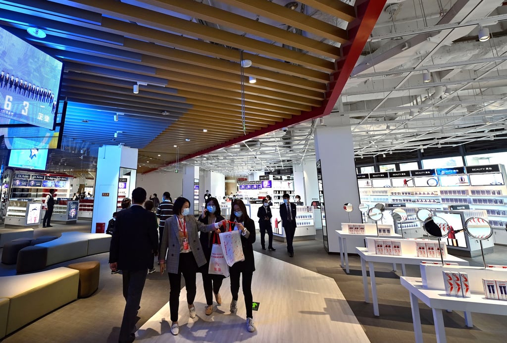 Customers visit a duty-free shop in Haikou on January 31. Photo: Xinhua
