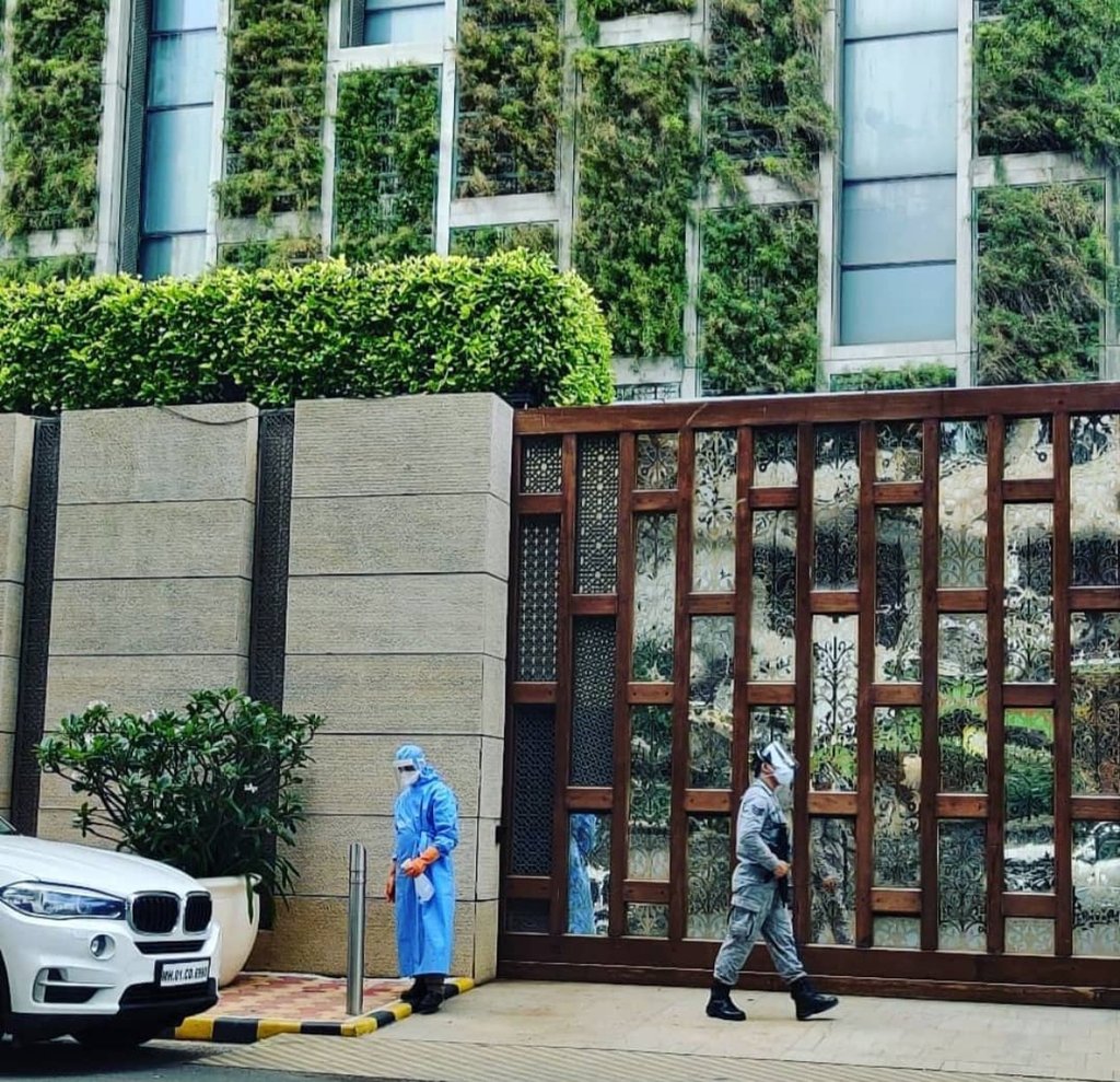 One of the guards outside the Ambani home. Photo: @w.hasmukh/Instagram One of the guards outside the Ambani home. Photo: @w.hasmukh/Instagram