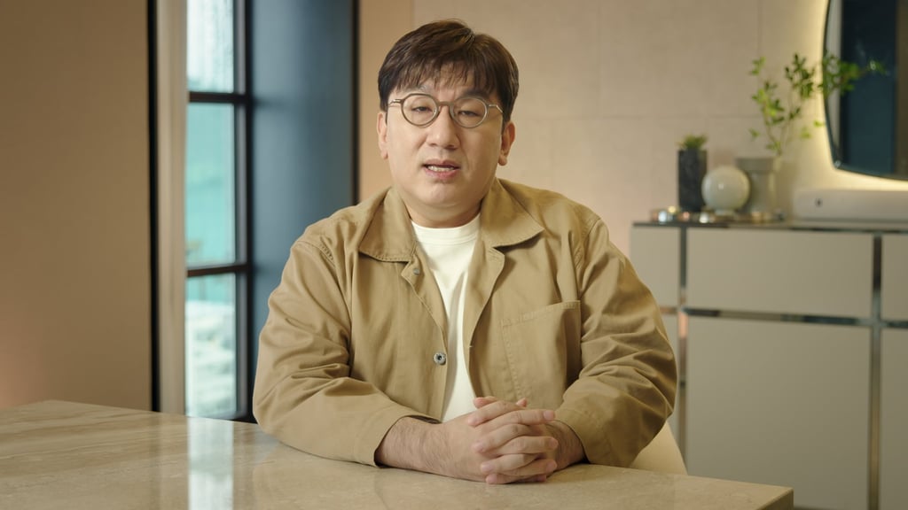 Big Hit Entertainment’s chairman and CEO Bang Si-hyuk announces the new collaboration. Photo: Big Hit Entertainment / Universal Music Group Big Hit Entertainment’s chairman and CEO Bang Si-hyuk announces the new collaboration. Photo: Big Hit Entertainment / Universal Music Group