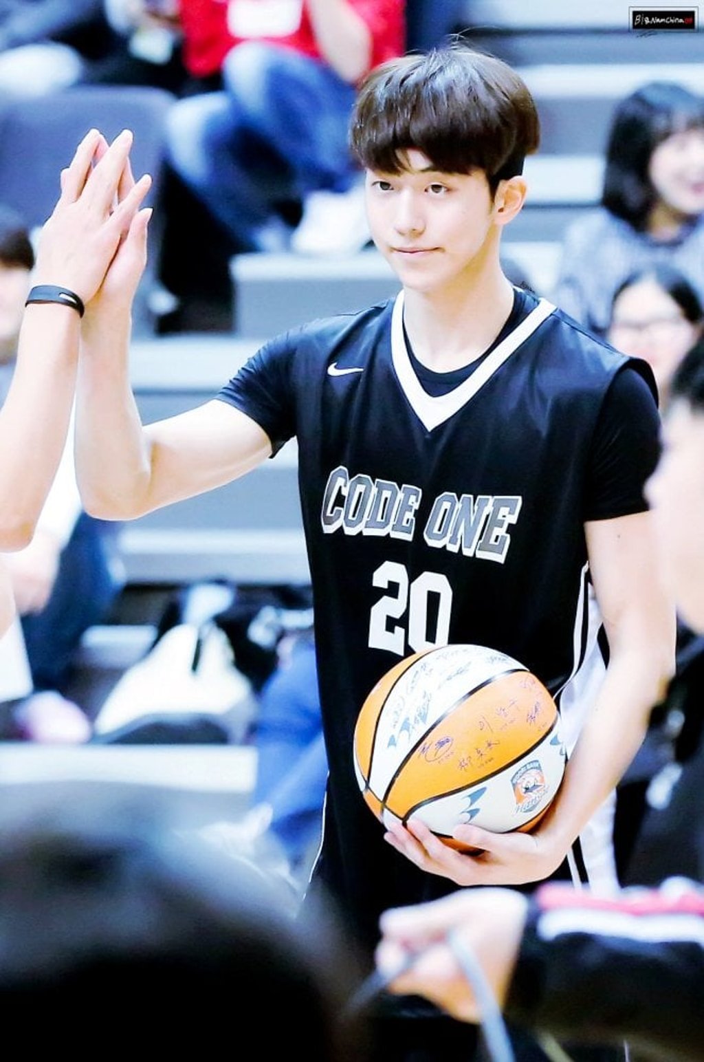 Nam Joo-hyuk playing basketball during a MBC Hanstar Celebrity Basketball match. Photo: @bignam_china/Twitter Nam Joo-hyuk playing basketball during a MBC Hanstar Celebrity Basketball match. Photo: @bignam_china/Twitter