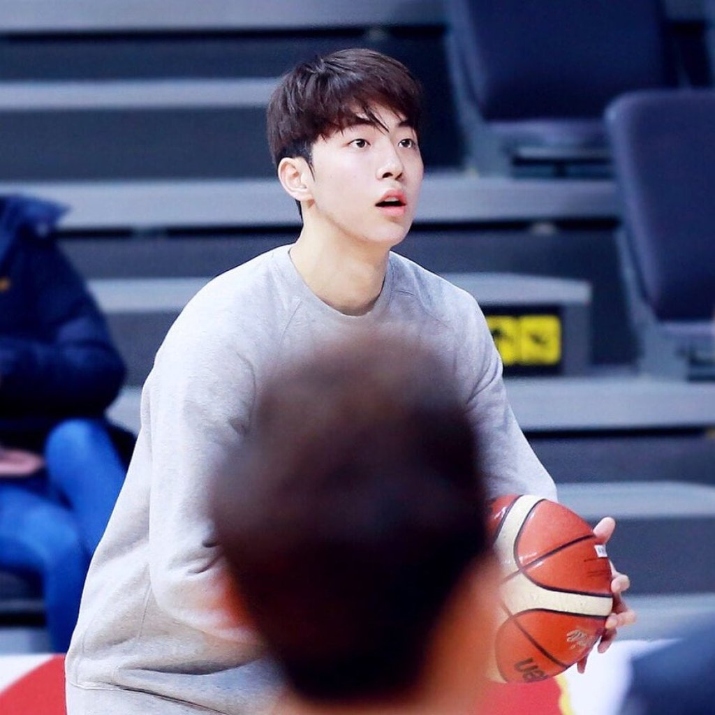 Nam Joo-hyuk playing basketball during MBC Hanstar Celebrity Basketball Match. Photo: @skawngur_com/ Twitter Nam Joo-hyuk playing basketball during MBC Hanstar Celebrity Basketball Match. Photo: @skawngur_com/ Twitter