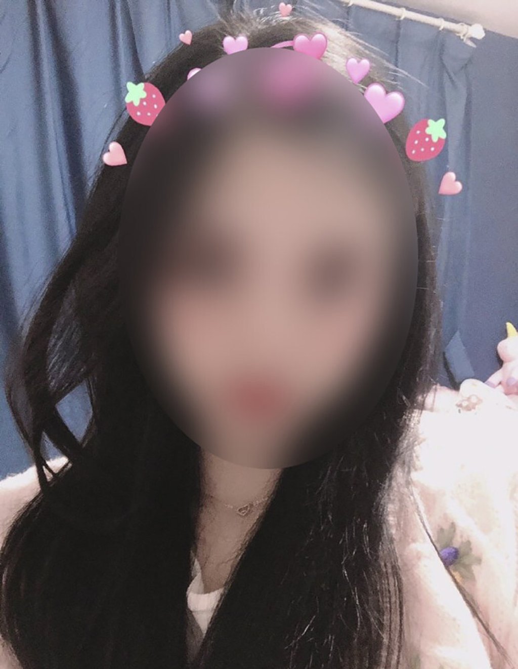 Che, 23, who is reported to have jumped from a moving vehicle she had booked on a ride-hailing app. She suffered fatal injuries in the incident. Photo: Weibo Che, 23, who is reported to have jumped from a moving vehicle she had booked on a ride-hailing app. She suffered fatal injuries in the incident. Photo: Weibo