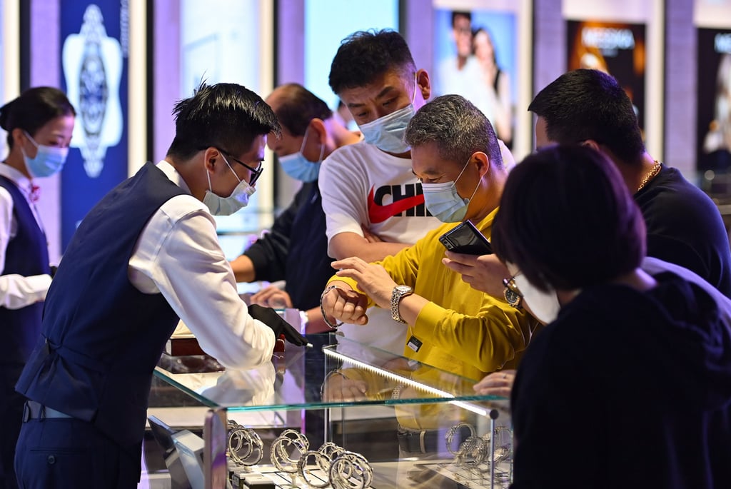 Customers visit a duty-free shop in Haikou, on January 31. Photo: Xinhua
