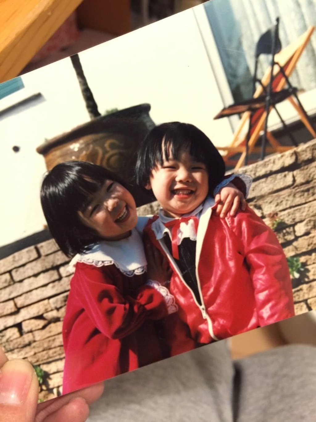 Susanna Lau (left), aged five, with her sister Louisa. Photo: courtesy of Susanna Lau