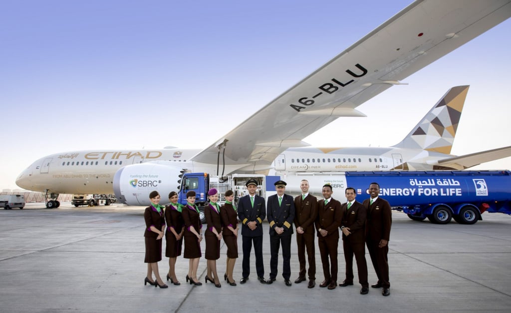 Etihad pilots and cabin crew of the first biofuel flight with Etihad biofuel. Photo: Etihad