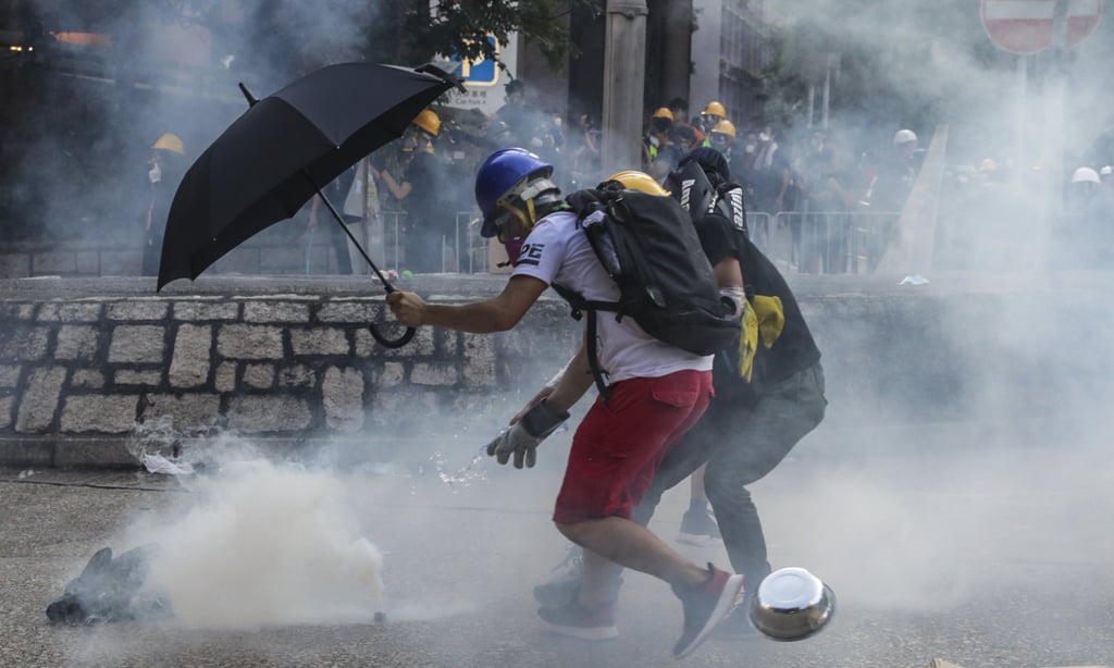 Anti-government protesters had blocked roads in Wong Tai Sin on August 5, 2019. Photo: Edmond So Anti-government protesters had blocked roads in Wong Tai Sin on August 5, 2019. Photo: Edmond So