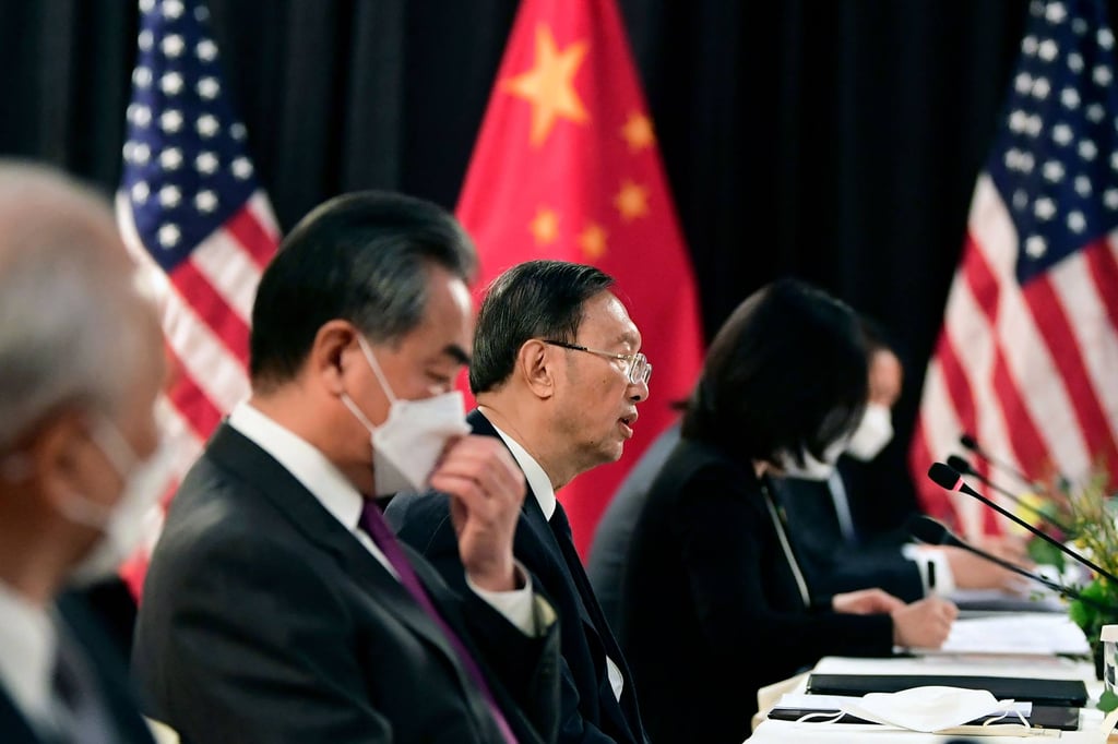 Yang Jiechi (C), China’s foreign policy chief, and Wang Yi (2nd L), China’s Foreign Minister, speak with US counterparts at the US-China talks in Alaska. Photo: AFP