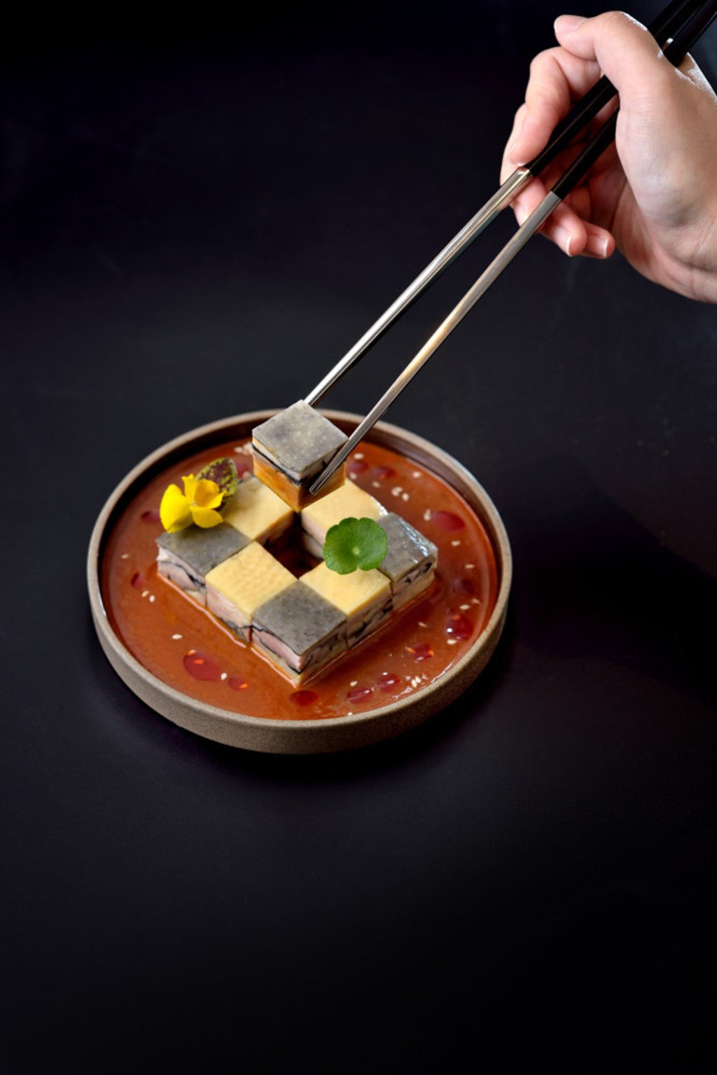 Dan Dan yin yang chicken. Photo: Mián