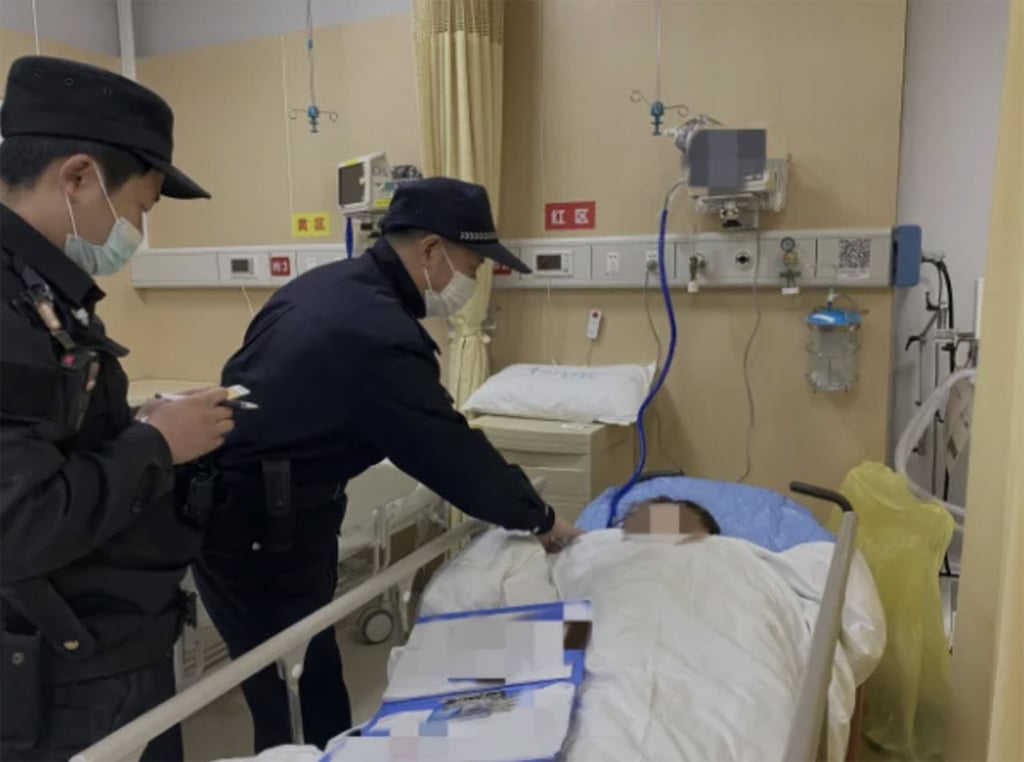 Police officers visit Liu in hospital after her suicide attempt. Photo: City Express
