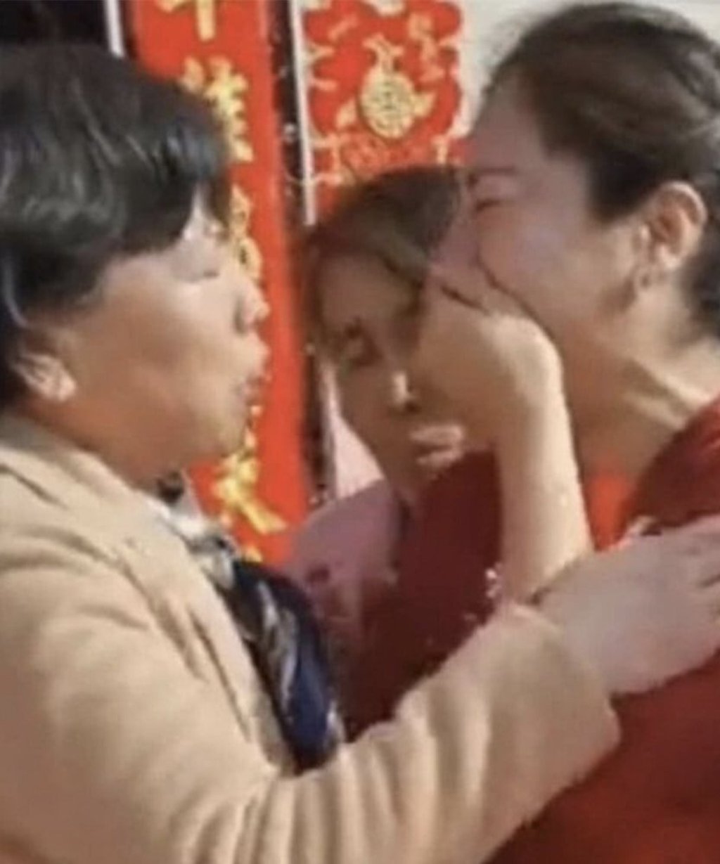 A wife-to-be in China breaks down upon learning that her mother-in-law is actually her long-lost biological mother in Suzhou, China on March 31. Photo: QQ.com