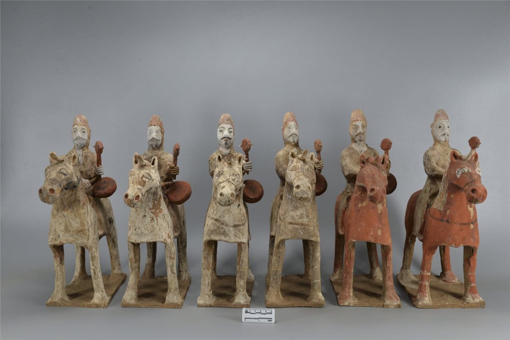 Gorgeous artefacts from the Sixteen Kingdoms period from Shaolingyuan in Xian, including a series of figurines of men riding horses that are so well preserved they still have paint on them. Credit: China Cultural Relic News