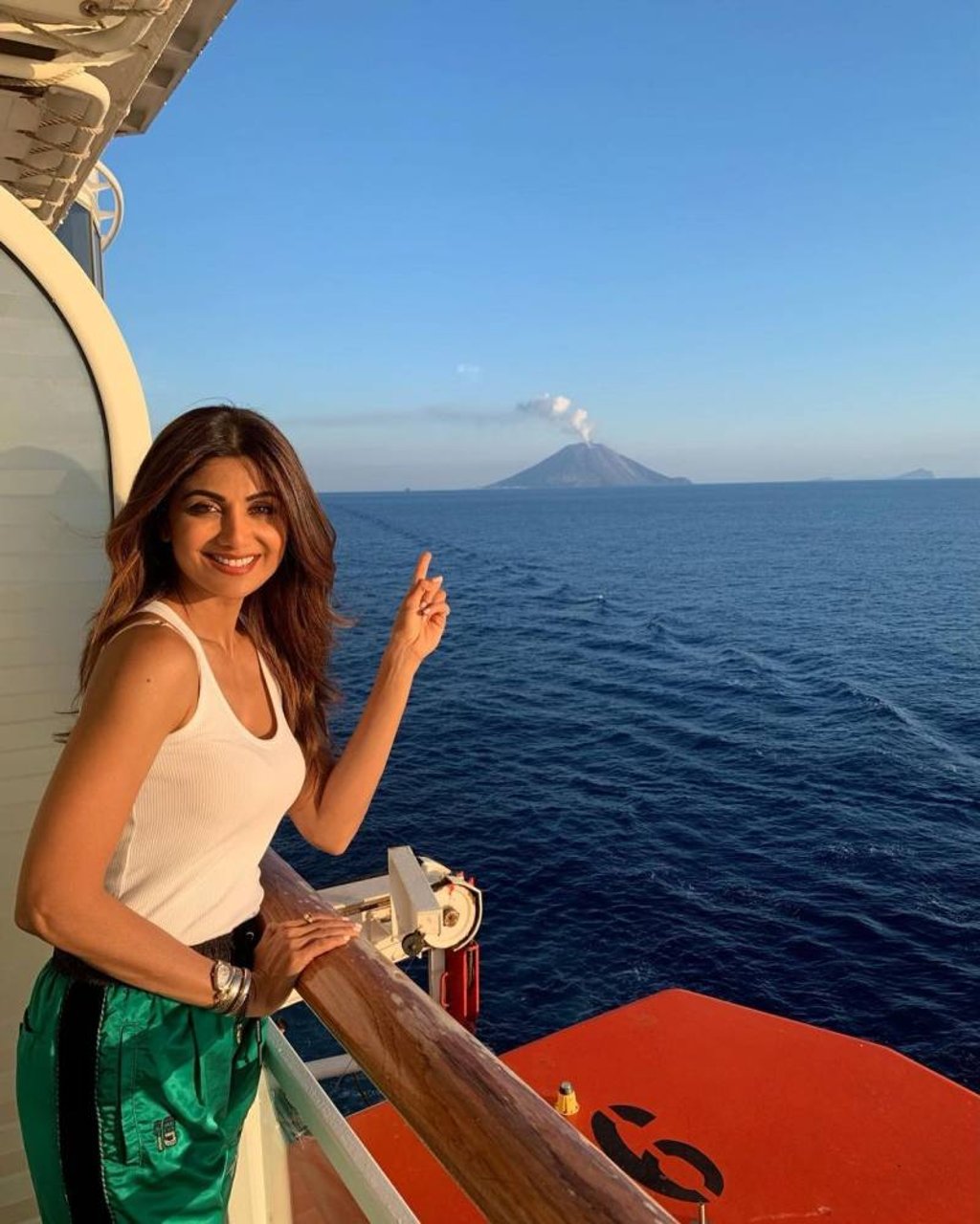 Shilpa Shetty sailing past Mount Vesuvius in southern Italy. Photo: @theshilpashetty/Instagram Shilpa Shetty sailing past Mount Vesuvius in southern Italy. Photo: @theshilpashetty/Instagram