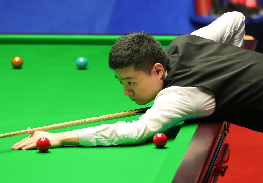 Ding Junhui in action against Stuart Bingham at the Crucible. Photo: Xinhua
