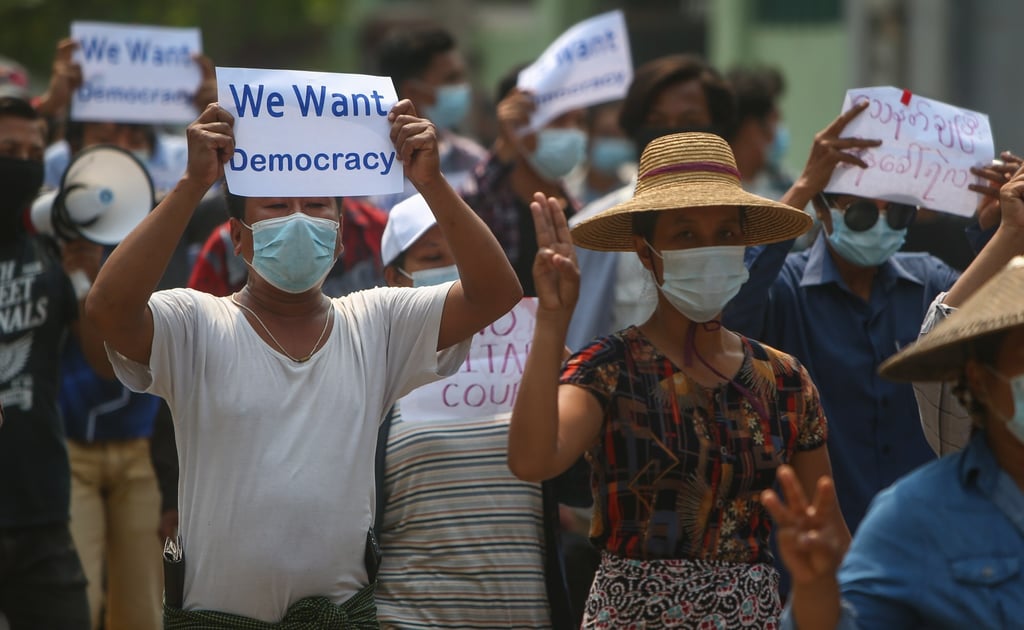 Demonstrators call for democracy during an antimilitary coup protest in Mandalay on April 26, 2021. Photo: EPA-EFE Demonstrators call for democracy during an antimilitary coup protest in Mandalay on April 26, 2021. Photo: EPA-EFE