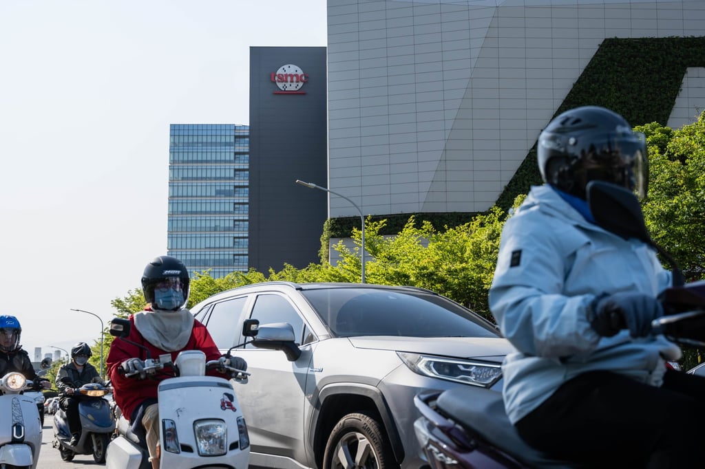 Vehicles travel past the Taiwan Semiconductor Manufacturing Co. headquarters in Hsinchu, Taiwan, on Wednesday, April 7, 2021. Photo: Bloomberg Vehicles travel past the Taiwan Semiconductor Manufacturing Co. headquarters in Hsinchu, Taiwan, on Wednesday, April 7, 2021. Photo: Bloomberg