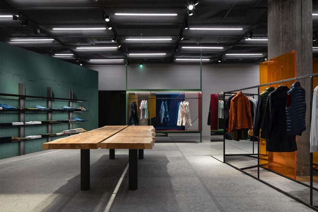 Milan’s Aspesi store is typically no logo and makes use of cool hued details in a vast space in Duomo. Photo: Luxurylaunches Milan’s Aspesi store is typically no logo and makes use of cool hued details in a vast space in Duomo. Photo: Luxurylaunches