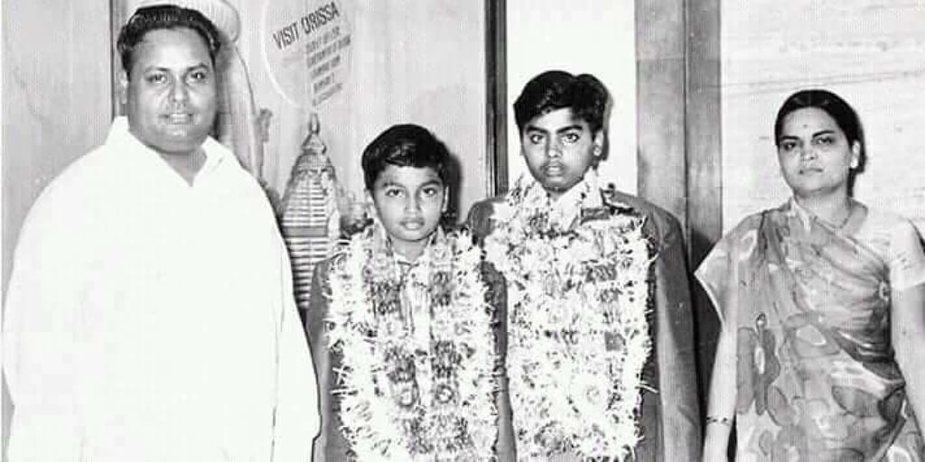 The childhood days of Mukesh Ambani. Photo: @Jainpankajkasan/Twitter